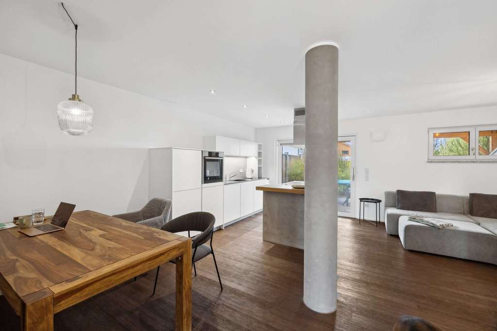 Immobilie in Oberding - Exklusives Zweifamilienhaus in moderner Doppelhausbauweise in Oberding - Bild 2