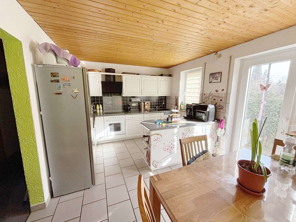 Immobilie in Friedrichroda - Zwei Häuser zum Preis von einem: Charmantes Reihenhaus plus Sanierungsobjekt in Finsterbergen - Bild 2