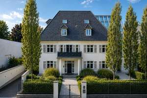 Großzügiges Wohnen am Stadtwald – exklusive Eigentumswohnung mit Pool!