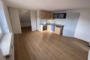 Helle 4-Zimmer Dachgeschosswohnung in Regensburg-Ost – Die vollständige Adresse der Immobilie erhältst du vom Anbieter., 93055 Ostenviertel, Regensburg – Vorschaubild 4