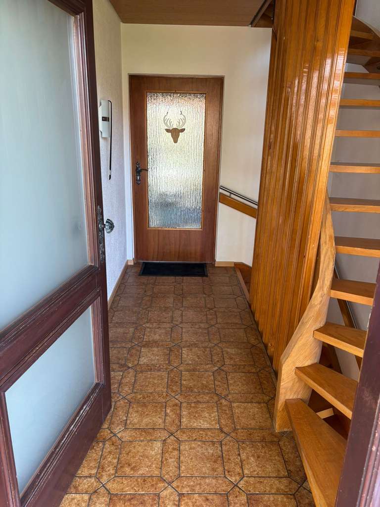 Immobilie in Bühlertann - Großzügiges Einfamilienhaus mit Einliegerwohnung  - Bild 2