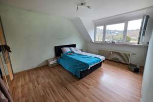 Gepflegte 4‑Zimmer‑Wohnung mit Ausbaupotenzial sowie Garagen und Parkplatz in Trier-Olewig – Die vollständige Adresse der Immobilie erhältst du vom Anbieter., 54295 Olewig, Trier – Vorschaubild 4