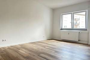 Modernes Möbliertes Apartment in Mannheim – Mutterstadter Platz 1, 68219 Rheinau, Mannheim – Vorschaubild 4