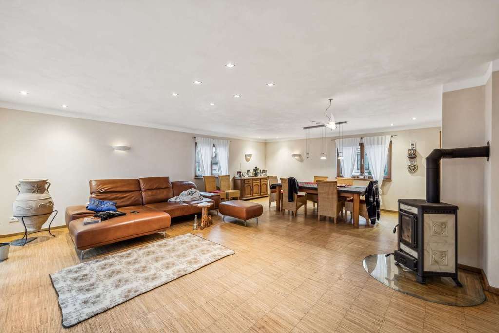 Immobilie in Achern - Großzügiges Einfamilienhaus / Mehrgenerationenhaus in Achern-Önsbach - Bild 0