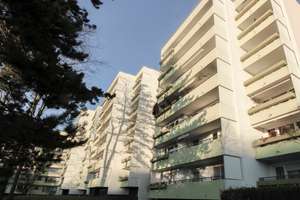 Wohnen im Grünen: 2-Zimmerwohnung mit großen Westbalkon und KFZ-Stellplatz,
vermietet (Erbpacht)