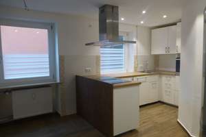 Provisionsfreie frisch sanierte 3-Zimmer-Wohnung mit Wohnküche | Hochparterre | Aufzug | TG optional – Sanderstraße 2, 86161 Wolfram-und Herrenbachviertel, Augsburg – Vorschaubild 2