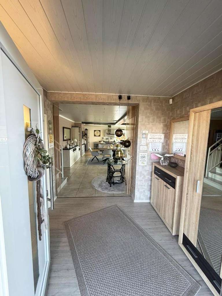 Immobilie in Loxstedt - Großzügiges Wohnen mit Licht und viel Raum - Bild 1