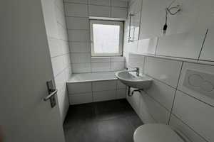 Frisch sanierte, gut geschnittene 2 Zimmer Wohnung mit Balkon – Fuchsstraße 84, 47055 Duisburg – Vorschaubild 5