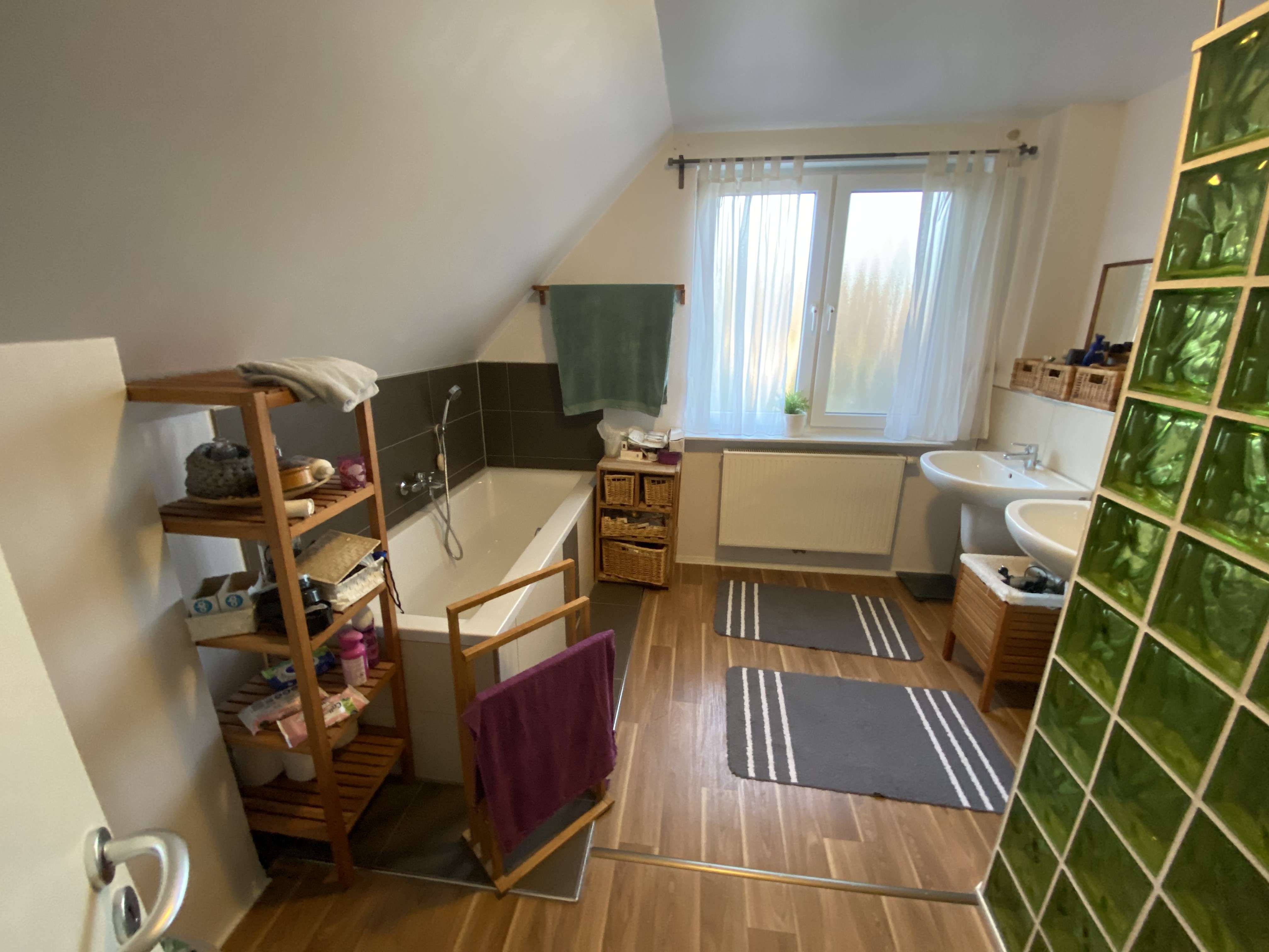 Immobilie in Schwarmstedt - Gelegenheit - Schwarmstedt, Top-Lage - reizvolles EFH, Bj. 2010, Wohnfl. 136m², Kaminofen, PV-Anlage - Bild 4