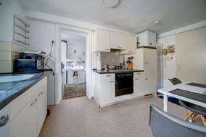 Wohn- u. Geschäftshaus (ca. 415 m²) mit 5 Wohnung u. großer Gewerbefläche im EG in KN-Wollmatingen – Die vollständige Adresse der Immobilie erhältst du vom Anbieter., 78467 Wollmatingen, Konstanz – Vorschaubild 25