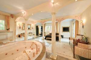 Luxuspenthouse im Versace-Stil mit Dachterrasse und Panoramablick – Die vollständige Adresse der Immobilie erhältst du vom Anbieter., 58095 Mittelstadt, Hagen – Vorschaubild 1