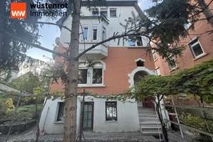 Frei werdendes 3-Familienhaus mit Einliegerwohnung in Zuffenhausen, mit Garten, Balkon, 2 Garagen.