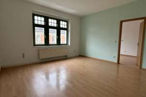 Tolle 3 Raumwohnung - wird neu saniert für Sie-mit Einbauküche und Echtholzparkett