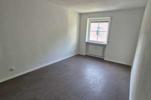 Wohnen mit Charakter: 3,5-Zimmer-Wohnung in Regensburg – Westendstraße 1, 93049 Westenviertel, Regensburg – Vorschaubild 4