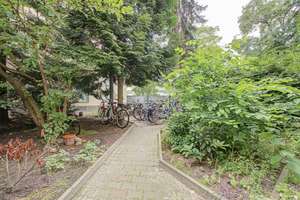 Sonnige Dachgeschoss-Gründerzeit-Wohnung: 1 Zimmer in Charlottenburg *City West*  PROVISIONSFREI – Marie-Elisabeth-Lüders-Str. 9a, 10585 Charlottenburg, Berlin – Vorschaubild 6