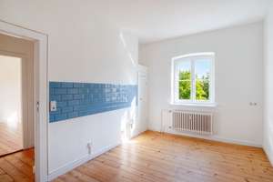 Lichtdurchflutete Wohnung mit Charme in grüner Bestlage – Die vollständige Adresse der Immobilie erhältst du vom Anbieter., 10589 Charlottenburg, Berlin – Vorschaubild 2