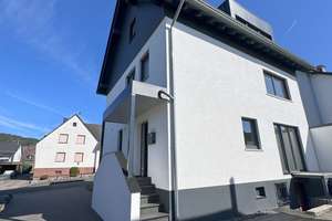 Top renoviertes Einfamilienhaus in beliebter Wohnlage von Neuwied-Oberbieber – Die vollständige Adresse der Immobilie erhältst du vom Anbieter., 56566 Neuwied – Vorschaubild 2
