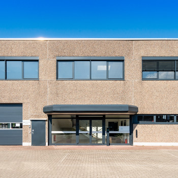 Say hello to: Attraktive Hallen- und Büroflächen bei Hamburg zu vermieten!