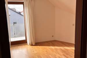 A well lit duplex apartment in Stuttgart Plieningen – Die vollständige Adresse der Immobilie erhältst du vom Anbieter., 70599 Plieningen (Ortsteil), Stuttgart – Vorschaubild 5