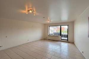 Bezugsfreie 2-Zimmer-Wohnung mit Südbalkon, moderner Küche, saniertem Bad und Garage in Geneicken