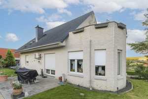 Für Eigennutzung und Vermietung: EFH mit großzügigen Räumen und Einliegerwohnung in ruhiger Lage – Hildesheim (Kreis) – Vorschaubild 3