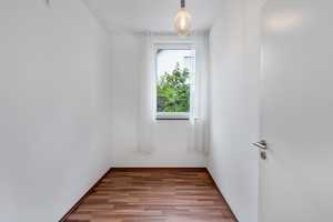 Familienidylle & Investment! Großzügiges Einfamilienhaus mit separater Wohneinheit in Mühlhausen – Neumarkt in der Oberpfalz (Kreis) – Vorschaubild 11
