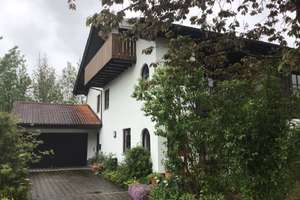 Großzügige Doppelhaushälfte mit Balkon und Garage in 87740 Buxheim – Die vollständige Adresse der Immobilie erhältst du vom Anbieter., 87740 Buxheim – Vorschaubild 1