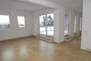TRAUMHAFTE PENTHOUSEWOHNUNG! 3 Zimmer, offener Wohn-/Essbereich, riesige Dachterrasse! – Fasanenweg 43, 22851 Norderstedt – Vorschaubild 2