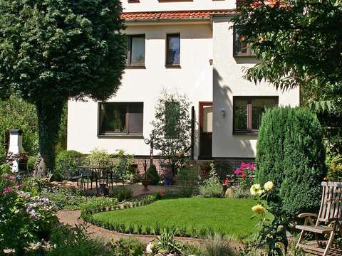Wohnen Wie Im Eigenen Haus Mit Terrasse Und Garten