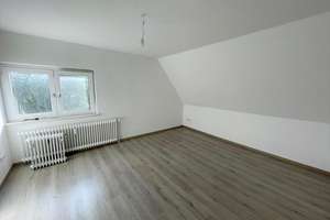 Nette Nachbarn inklusive - moderne 5-Zimmer-Dachgeschosswohnung in Braunschweig-Ölper! – Celler Heerstraße 37, 38114 Lehndorf-Watenbüttel, Braunschweig – Vorschaubild 6