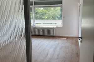 Erstbezug nach Sanierung mit Balkon: Exklusive 2-Raum-Wohnung mit geh. Innenausstattung in Köln Poll – Köln – Vorschaubild 4
