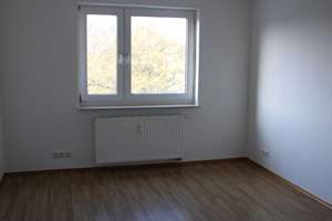 Zentral gelegene 3 Zimmer Wohnung in Salzgitter – Christian-Willmer-Straße 4, 38226 Lebenstedt, Salzgitter – Vorschaubild 3