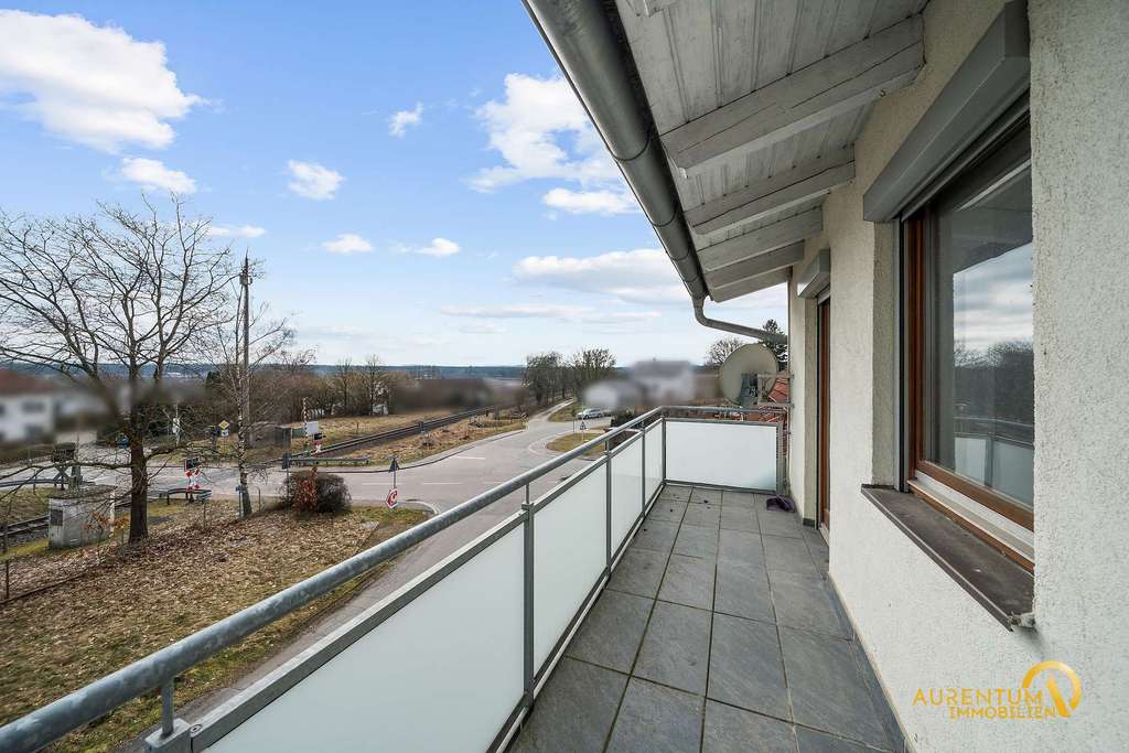Immobilie in Abensberg - Gepflegte 2-Zimmer-Dachgeschosswohnung mit Balkon und 83,8 m² – sofort bezugsfrei in Arnhofen - Bild 1