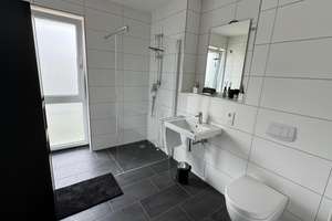 Geschmackvolle 2-Zimmer-Wohnung mit gehobener Innenausstattung inkl. EBK – Alice-Haarburger-Straße 4, 72760 Reutlingen-Mitte, Reutlingen – Vorschaubild 3