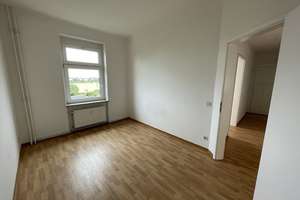 Mit Balkon! Helle 2-Zimmer-Wohnung sucht Nachmieter! – Otto-Richter-Straße 15, 39116 Sudenburg, Magdeburg – Vorschaubild 3