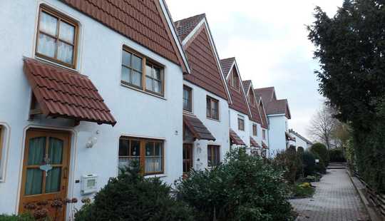 Bild von Reihenhaus in SEENÄHE mit EBK/Treppenlift/Kamin/Sauna!