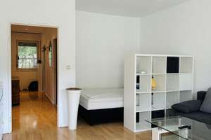 Bezugsfreie und helle Wohnung mit großer Südwestloggia. – Otto-Suhr-Allee 65a, 10585 Charlottenburg, Berlin – Vorschaubild 9