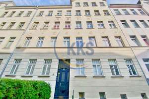 Kleine Kapitalanlage: 2 Zimmer mit Balkon & und eigenem Garten