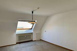 Großzügige Dachgeschosswohnung WG-geeignet - Zentral in Ulm – Die vollständige Adresse der Immobilie erhältst du vom Anbieter., 89073 Mitte, Ulm – Vorschaubild 8