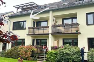 Köln Eil: 3 Zimmer, Balkon, Gäste WC und Stellplatz in bester Aufteilung 