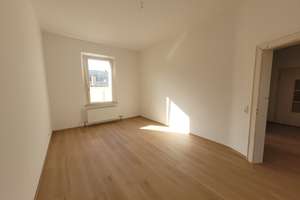 * NEU RENOVIERT - SOFORT BEZUGSFÄHIG * charmante 3-Zi.-ALTBAU-Wohnung in ausgezeichneter CITYLAGE * – Aufseßplatz 6, 90459 Galgenhof, Nürnberg – Vorschaubild 12