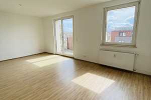 Helle und gemütliche 3-Raumwohnung mit Einbauküche und Balkon – Hohe Str. 3, 39124 Magdeburg – Vorschaubild 1