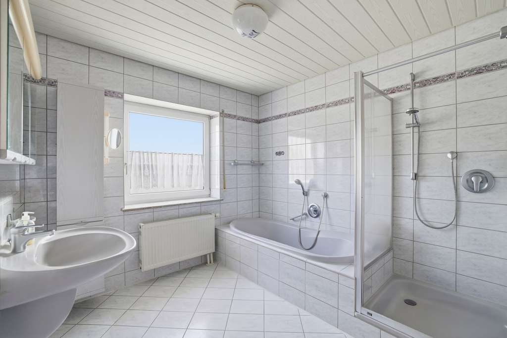 Immobilie in Asselfingen - Attraktive Dachgeschosswohnungen im Zweifamilienhaus in ruhiger Lage - Bild 4