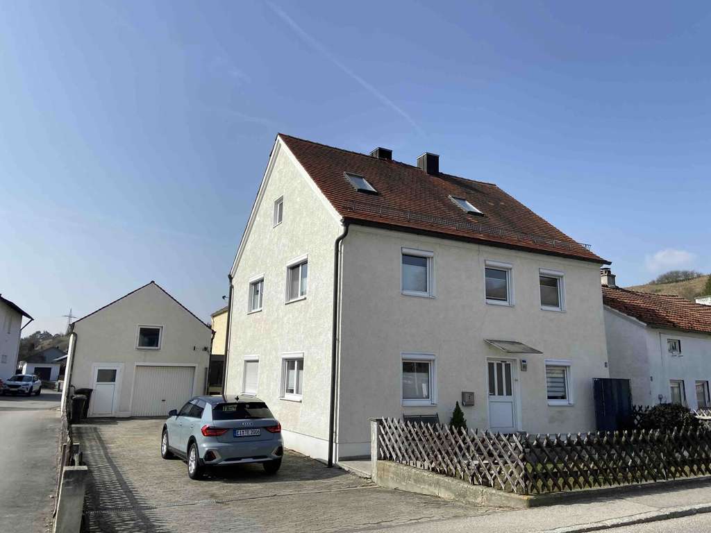 Immobilie in Altmannstein - Gepflegtes EFH mit Garage und die neue Wärmepumpe ist schon eingebaut - Bild 0