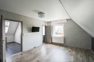 Saniertes Einfamilienhaus samt Garten, Keller, Garage und Carportstellplatz in Gifhorn – Gifhorn (Kreis) – Vorschaubild 4
