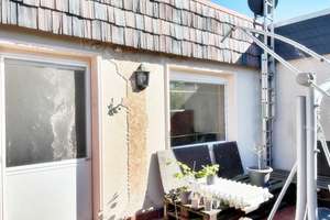 Bungalow mit ausgebautem Untergeschoss, Garage, Carport und zwei Terrassen in Kötzschen – Die vollständige Adresse der Immobilie erhältst du vom Anbieter., 6217 Merseburg – Vorschaubild 2
