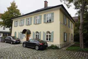 Stadtvilla in Innenstadtlage mit 7 Stellplätzen, Garten, Nebengebäude – Frühlingstraße 5, 83022 Rosenheim – Vorschaubild 2