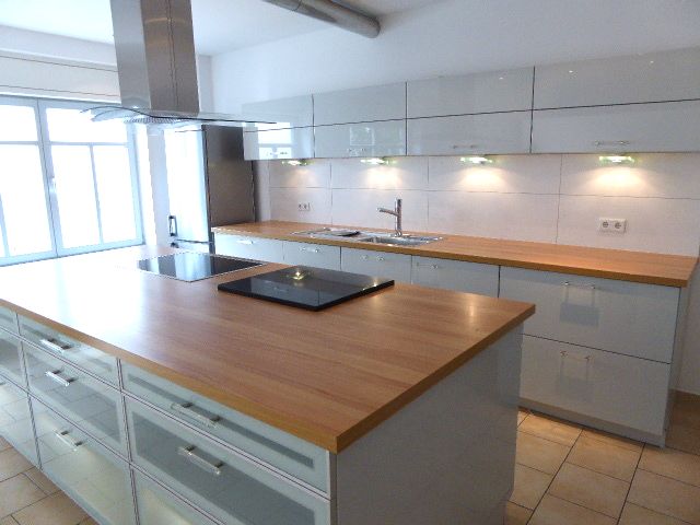 Modernes Stadthaus in familienfreundlicher Lage von Bad Homburg... V-E-R-K-A-U-F-T.. image