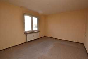 Alles in einem: Einfamilienhaus mit Garage und Halle - Nebengebäude - Halle mit Büro und Garage! – Angerweg 6, 37632 Holzminden (Kreis) – Vorschaubild 15
