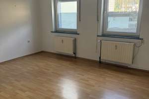Charmantes Mehrfamilienhaus mit Entwicklungspotenzial – Sanierungsobjekt mit drei Wohneinheiten